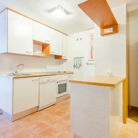 Hébergement de vacances Modern Duplex With Heated Pool & 360° Sea Views *