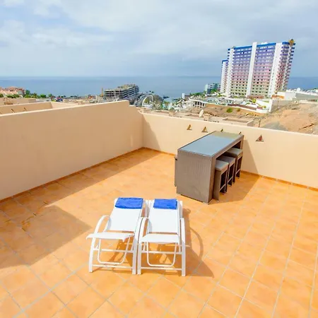 Modern Duplex With Heated Pool & 360° Sea Views Hébergement de vacances