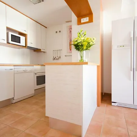 Дом отдыха Modern Duplex With Heated Pool & 360° Sea Views