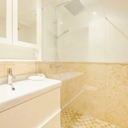 Semesterbostad Modern Duplex With Heated Pool & 360° Sea Views
